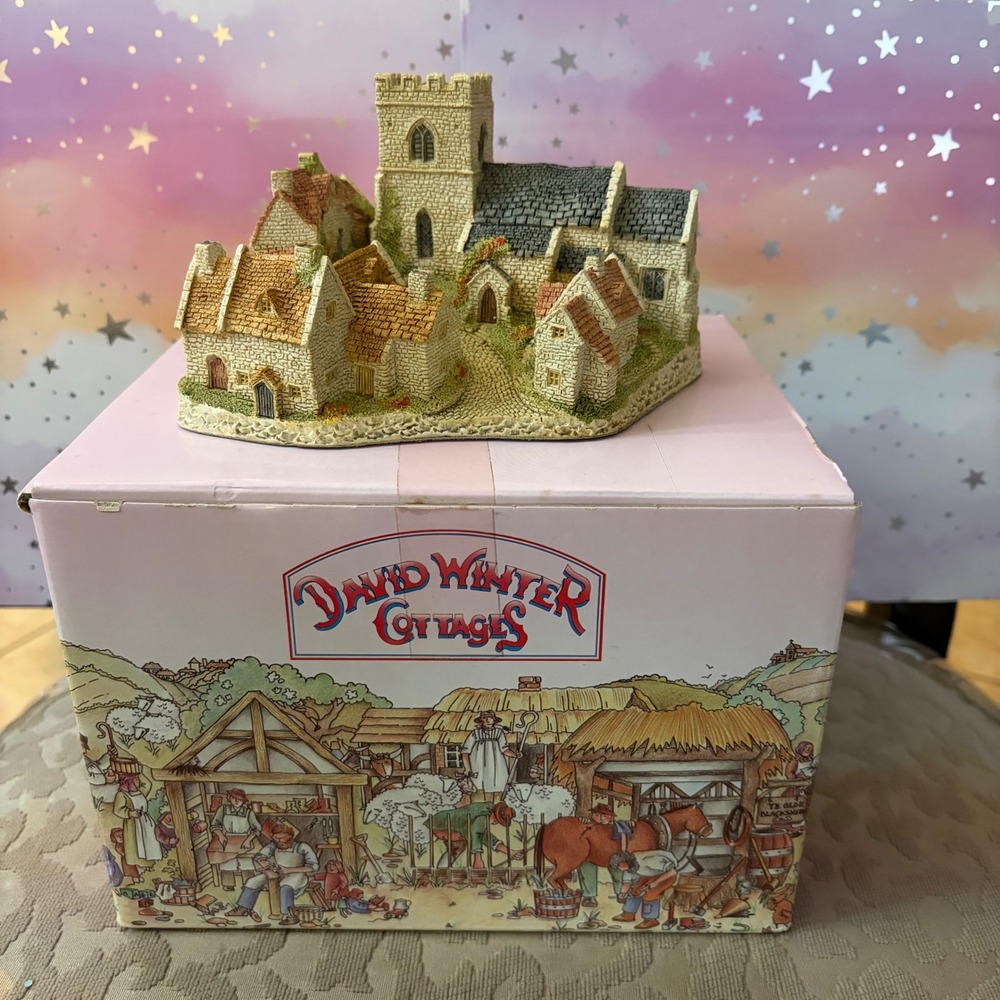 David Winter Cotswold Village 1982 Retired Miniature Cottage Figurine with Box